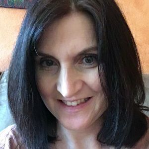 Meet your Posher, Adrienne